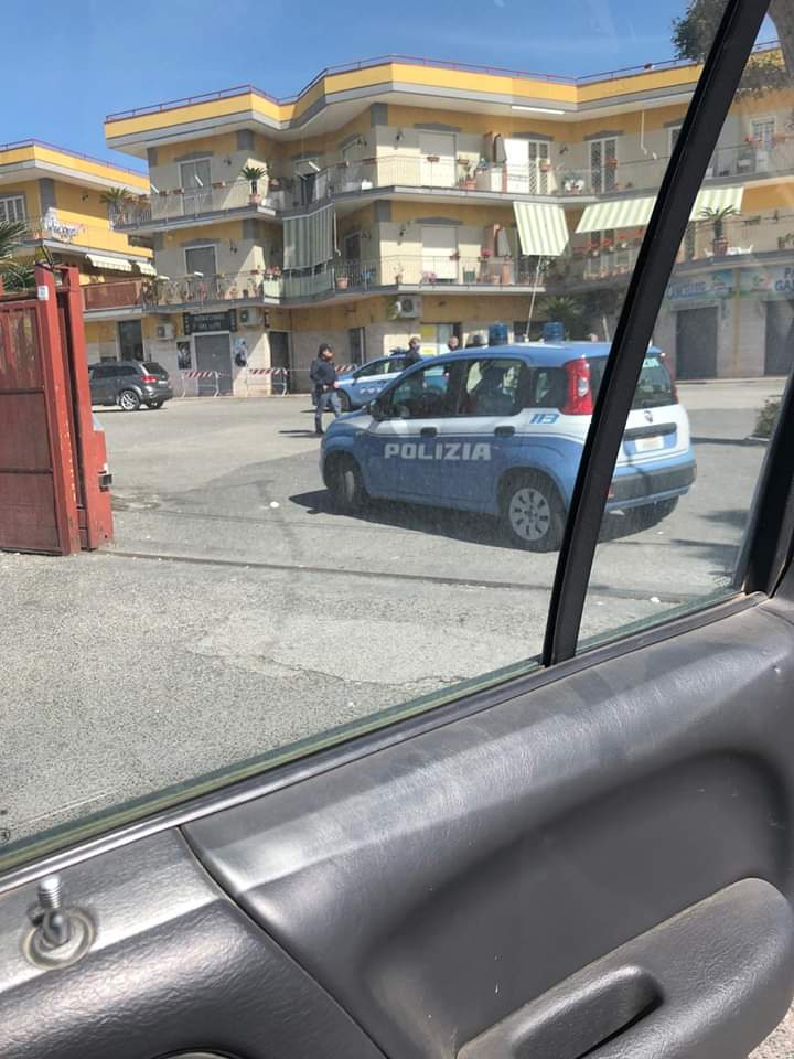 Allarme bomba all’ufficio postale di Lago Patria a Giugliano, polizia sul posto