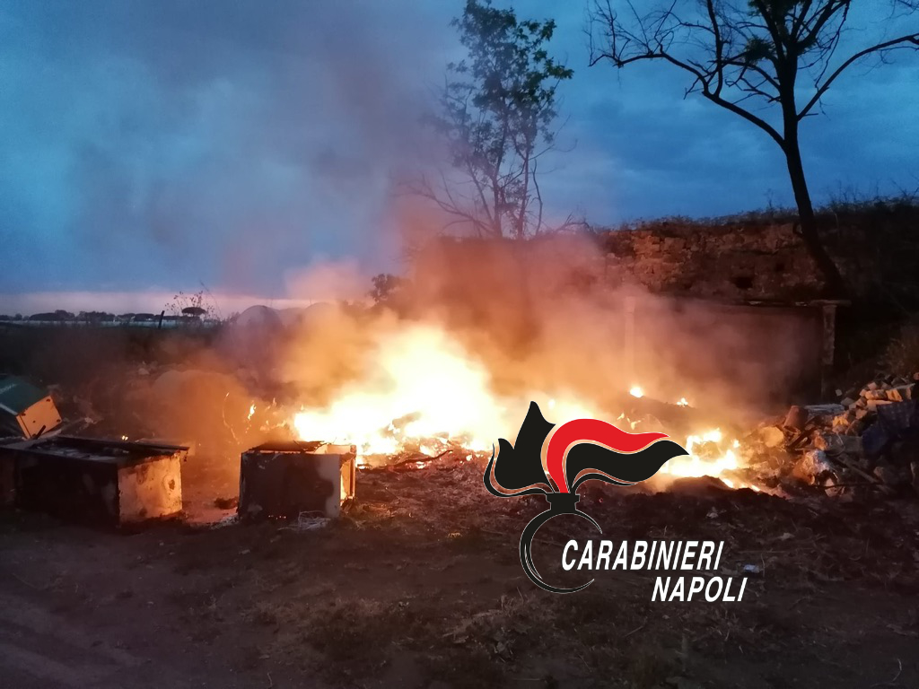 Incendiavano rifiuti, 3 agricoltori denunciati a Varcaturo
